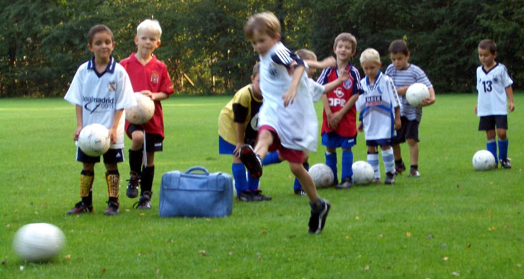 Bilder vom Training der TuS Minis im September 2004