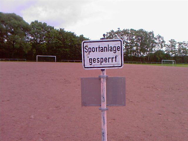 Das war`s!
Nie mehr wieder Fußball auf Asche in Hiltrup!!!