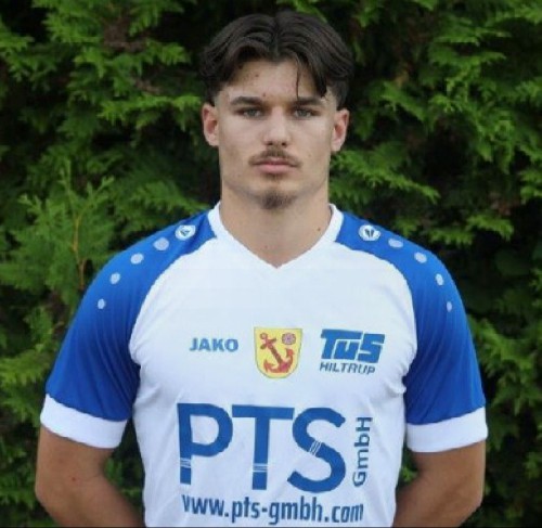 Sasha Lion Titz